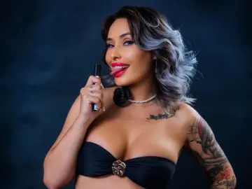 IssaSmith  live sex cam