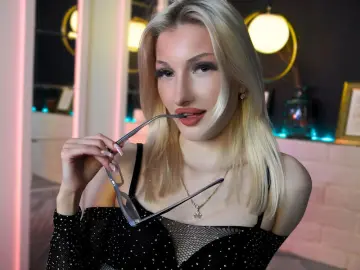 AnoraLess  live sex cam