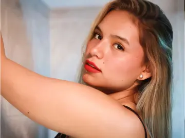 SusieJohns  live sex cam