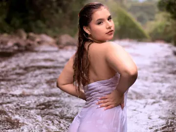 SusieJohns  live sex cam