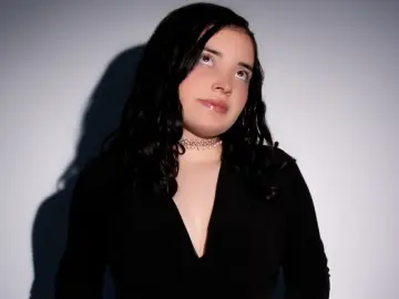 NinaThomps  live sex cam