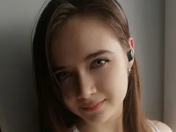 EmilieMollo  live sex cam
