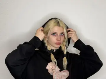 SerenaRatte  live sex cam