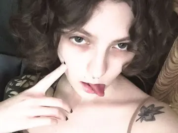 ReaganFroid  live sex cam