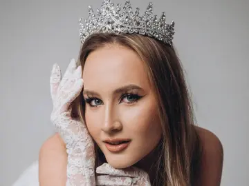 ChristyHousten  live sex cam