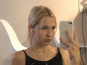 VeronicaBarks  live sex cam