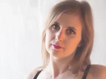 ErikaDoyle  live sex cam