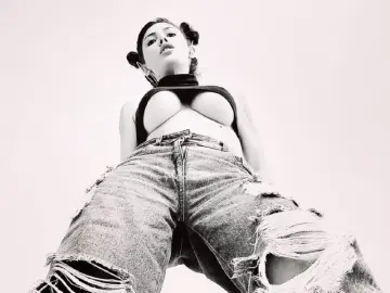 ThanaRouge  live sex cam