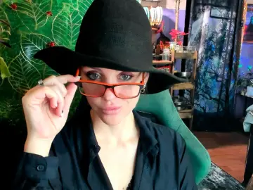 LisaArias  live sex cam