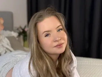 AryaThomas  live sex cam