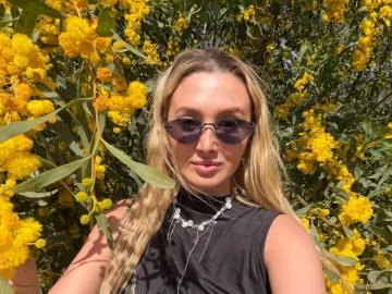 DelaineClowerd  live sex cam