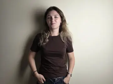 ElishaBerbary  live sex cam