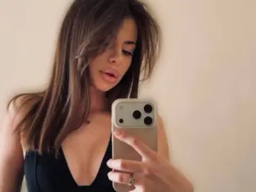 KatrinGrant  live sex cam