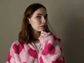 LadonnaBenitz  live sex cam