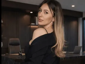 ScarlettHunt  live sex cam