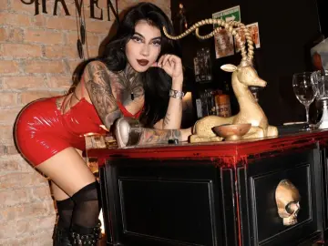 AlexHadid  live sex cam