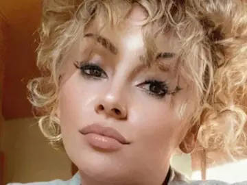 AlexisGray  live sex cam