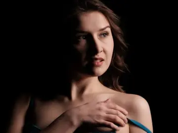 MistyViniard  live sex cam