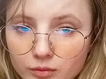 OktaviaSweet  live sex cam