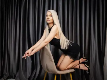 KiaraHeart  live sex cam