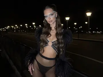 ClaraBelluci  live sex cam