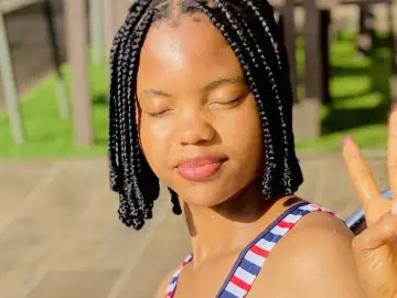 AuhonaDewani  live sex cam