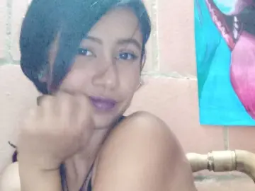 LauSommers  live sex cam