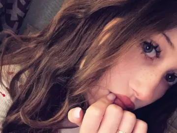 SimonaHaley  live sex cam