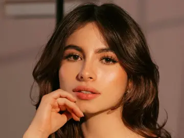 LauriSweet  live sex cam