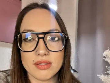 AleciaWood  live sex cam