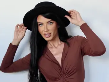 EkaterinaKirova  live sex cam