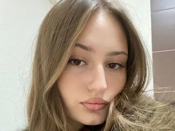 ChauPoling  live sex cam