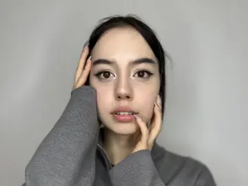 HannahDinizo  live sex cam