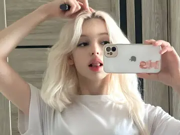 CourtneyAdamo  live sex cam