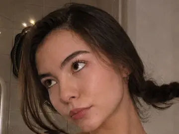 ElleStarling  live sex cam