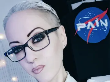 LeslieEden  live sex cam