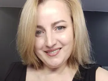 AlexaDiggins  live sex cam