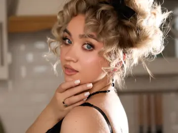 EvaSoftly  live sex cam