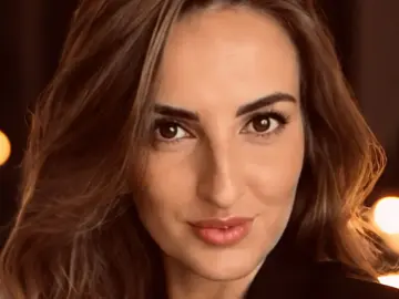 LauraRiccoo  live sex cam