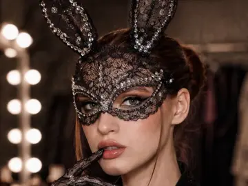 VictoriaMill  live sex cam