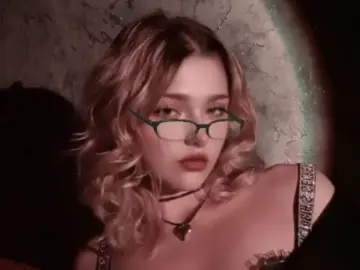 GlynisLathon  live sex cam