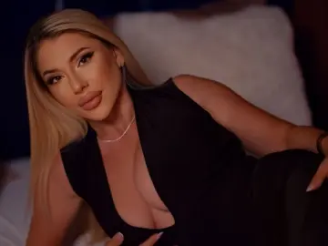 LunaVee  live sex cam