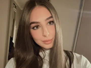 EmilyHowder  live sex cam