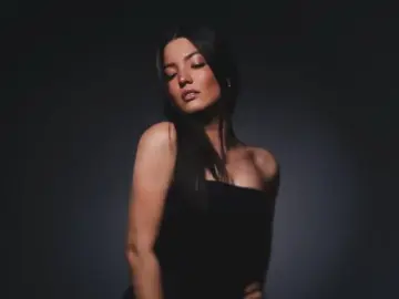 LuannaVanni  live sex cam
