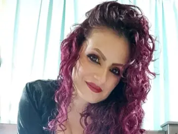 KariMolina  live sex cam