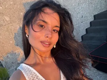 ErikaBytler  live sex cam