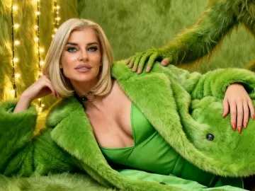 ErikaKis  live sex cam