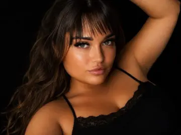 IzabellaBum  live sex cam