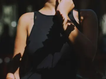 HathawayAwa  live sex cam