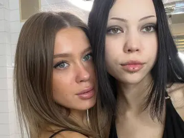 RebekahAndGwen  live sex cam